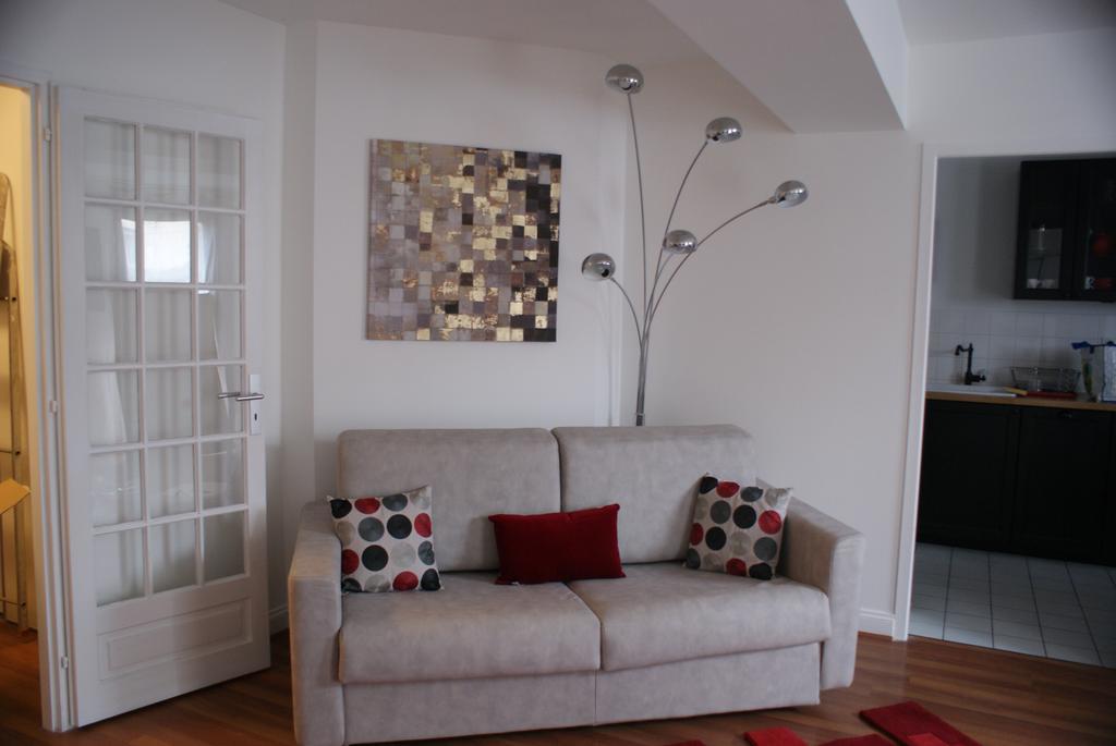 Appartement Le Louvre Dijon Bagian luar foto